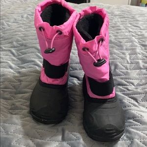 Size 9 Kanika snow boot for toddler
